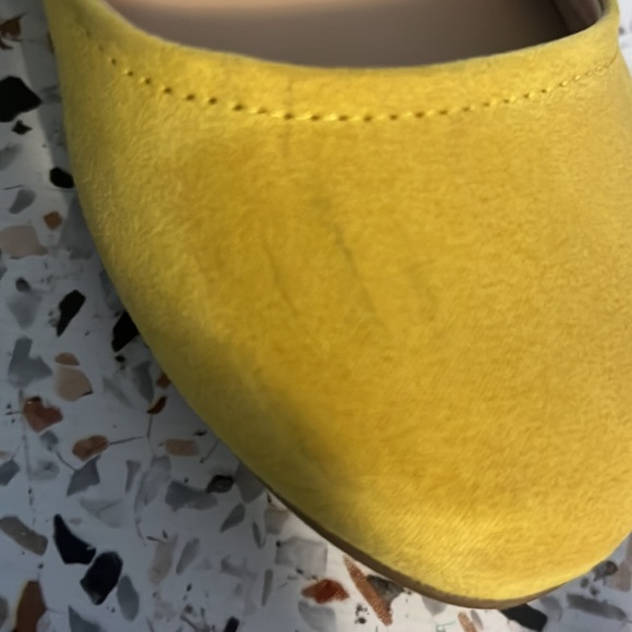 Falls Creek - Women’s 6 Size Shoes - Picture 2 of 3